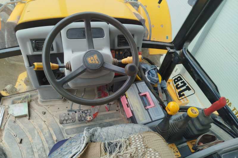 OmecoHub - Immagine JCB 4CX